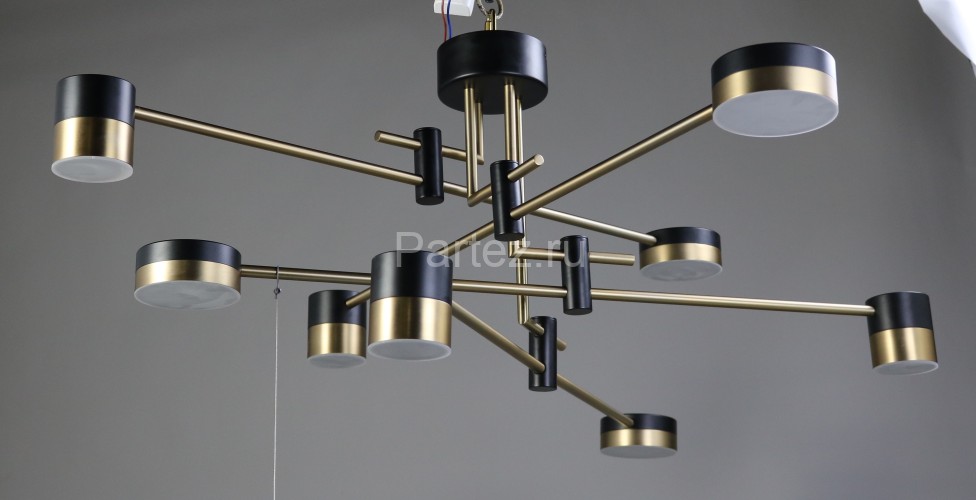 Потолочная люстра Zortes ZRS.1805.08